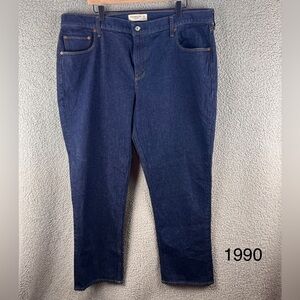 Abercrombie & Fitch Women’s 90’s Straight Mid Rise Dark Blue Curve Love Jeans 34